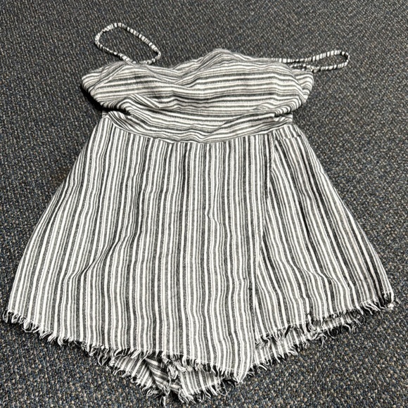 Stolen hearts romper S // 060536 - Picture 1 of 2